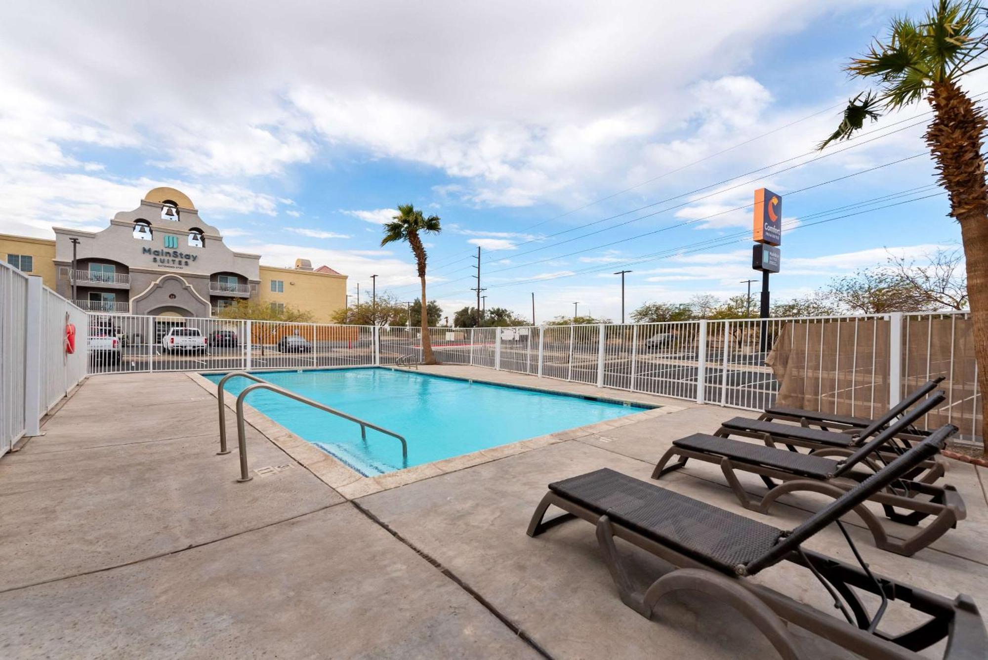 Comfort Inn & Suites El Centro I-8 Exterior photo